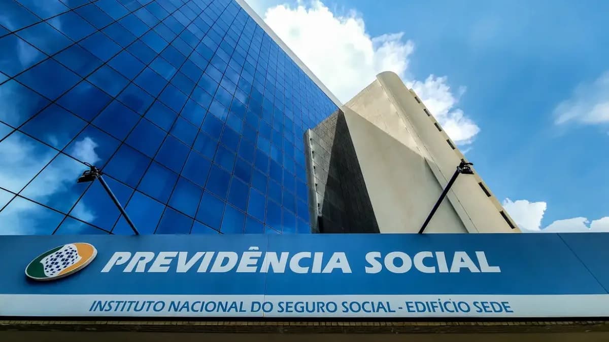 Ministro promete reduzir tempo de espera em fila do INSS para 30 dias